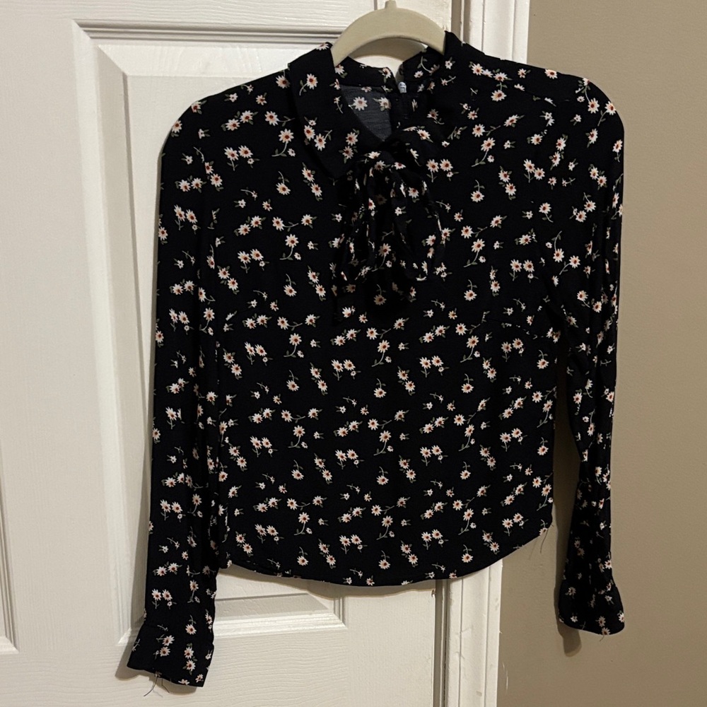 Forever 21 Black Floral Blouse